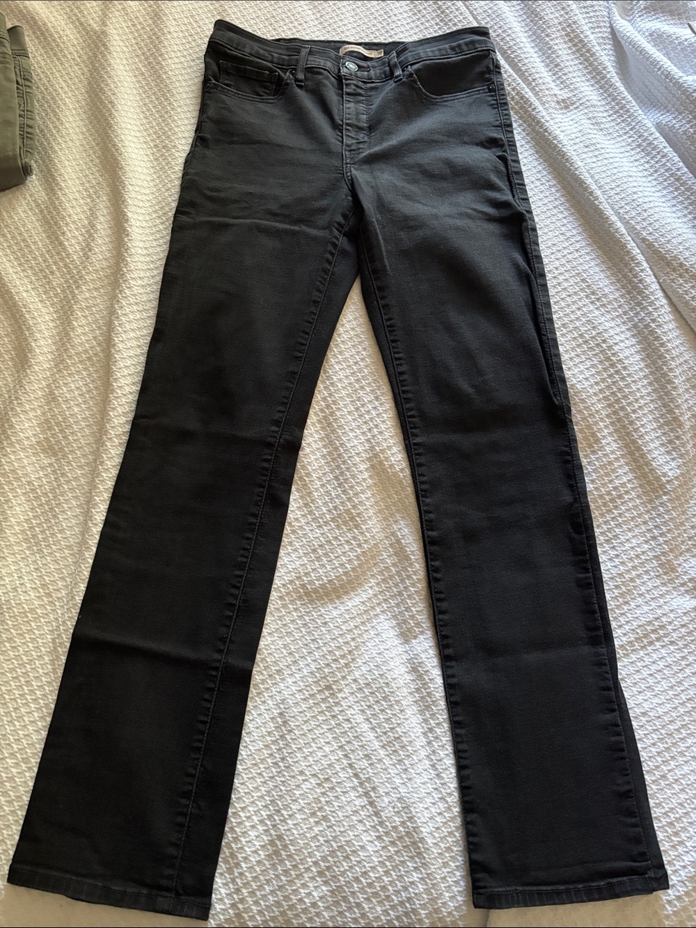 Black Levi’s 314 Shaping Straight size 30